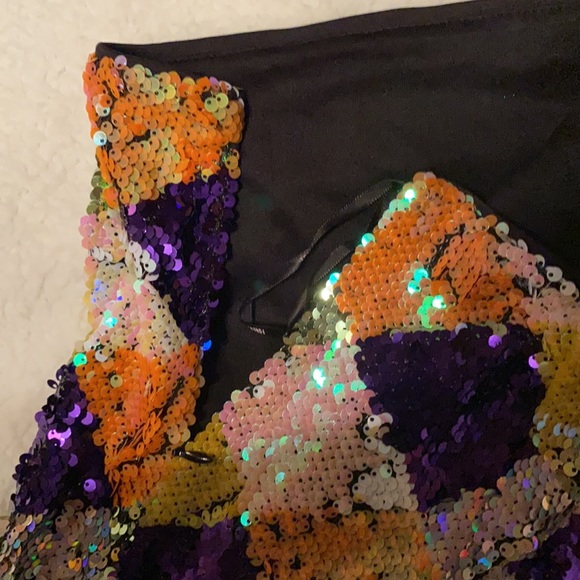 MOVING SALE 3/$20 or 5/$25 sequin skirt f21 - Picture 4 of 6